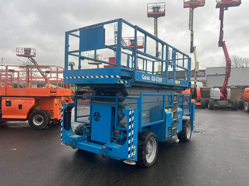 Genie GS5390 RT diesel 4x4 18m (1711) - Scherenbühne: das Bild 3 Genie GS5390 RT diesel 4x4 18m (1711) - Scherenbühne: das Bild 3