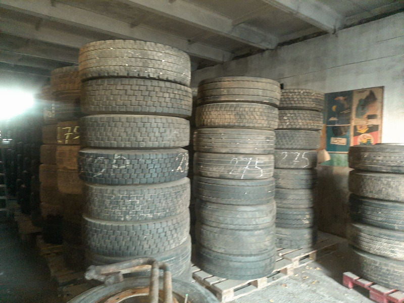 Michelin 295*80R22.5 255*70 \ 275*70* 265\70R19.5 - Reifen für LKW: das Bild 1 Michelin 295*80R22.5 255*70 \ 275*70* 265\70R19.5 - Reifen für LKW: das Bild 1