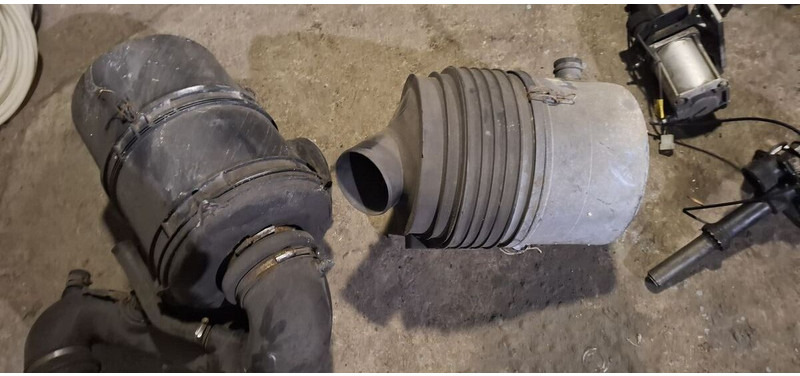 Volvo B12 - Luftansaugsystem: das Bild 1 Volvo B12 - Luftansaugsystem: das Bild 1