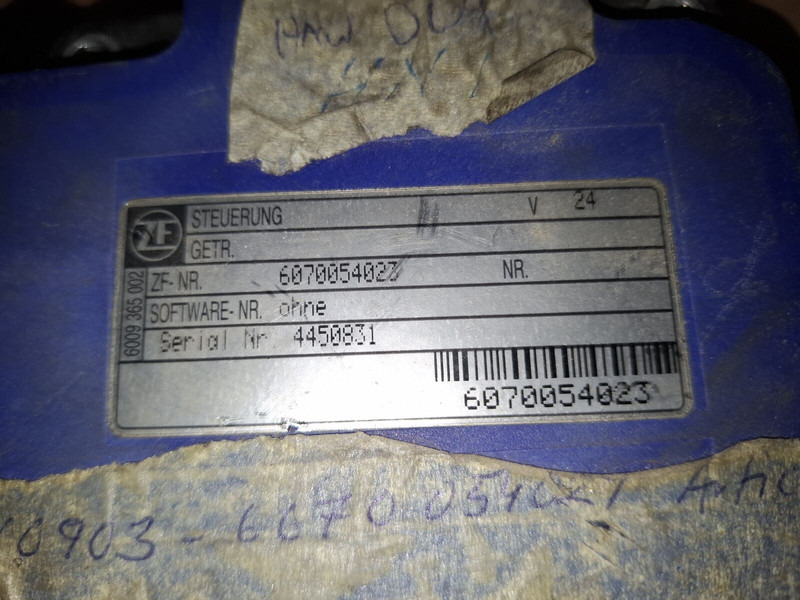 ZF 6070-054-023 - Getriebe: das Bild 2 ZF 6070-054-023 - Getriebe: das Bild 2