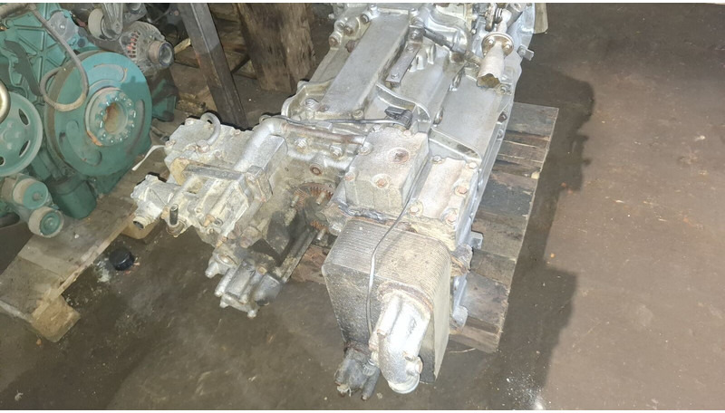 ZF GO210-6. S6 85+GV80/ S6 90 + GV90 - Getriebe: das Bild 4 ZF GO210-6. S6 85+GV80/ S6 90 + GV90 - Getriebe: das Bild 4