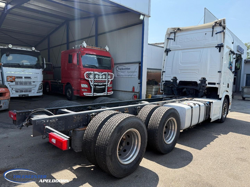 Scania R650 V8 NGS 6x4, Standclima, Retarder, PTO, 9000 kg Vooras - Fahrgestell LKW: das Bild 2 Scania R650 V8 NGS 6x4, Standclima, Retarder, PTO, 9000 kg Vooras - Fahrgestell LKW: das Bild 2