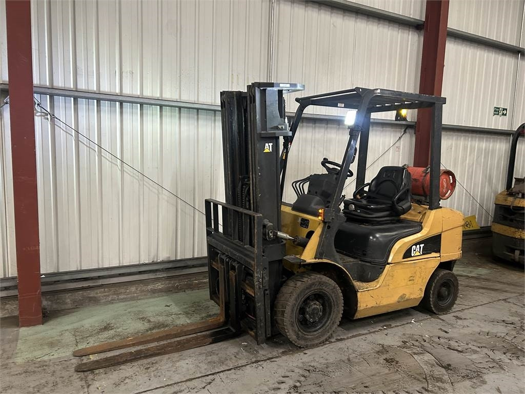CAT GP25NT - Treibgasstapler: das Bild 2 CAT GP25NT - Treibgasstapler: das Bild 2