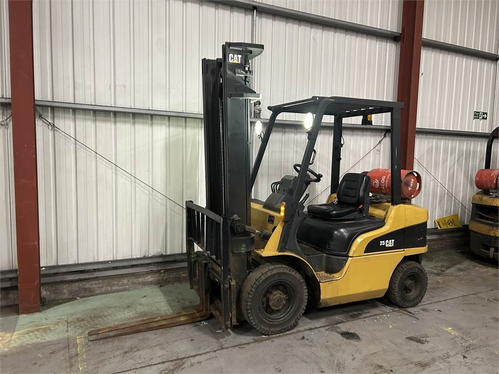 CAT GP25NT - Treibgasstapler: das Bild 2 CAT GP25NT - Treibgasstapler: das Bild 2