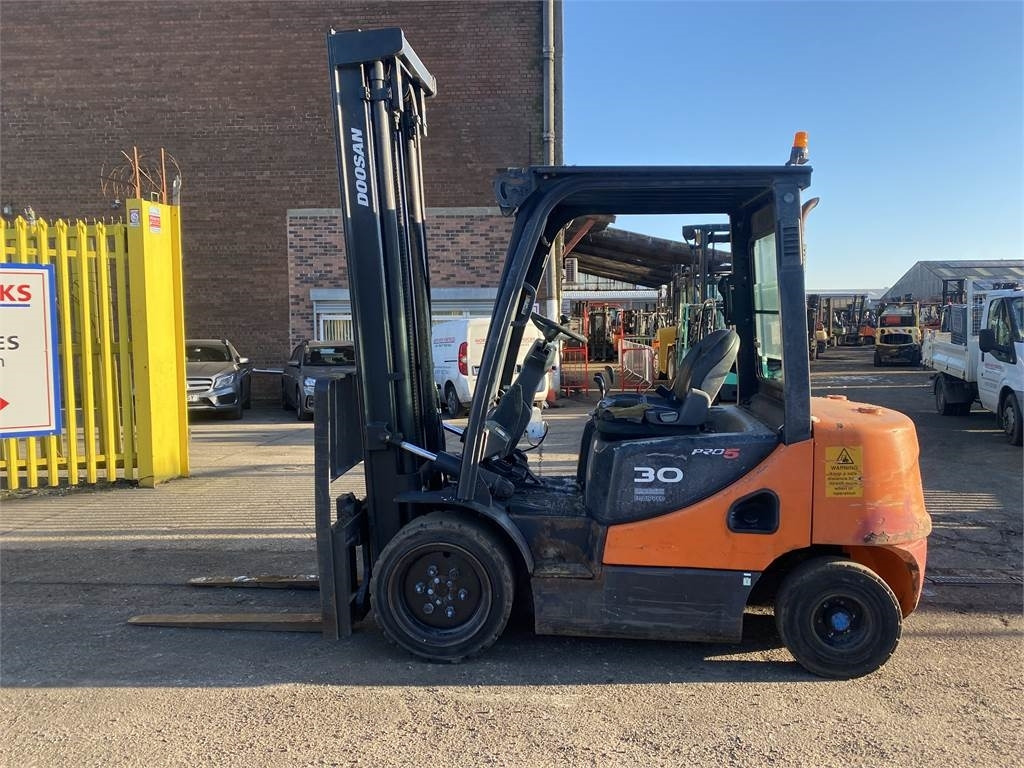 Doosan D30S-5 - Dieselstapler: das Bild 1 Doosan D30S-5 - Dieselstapler: das Bild 1