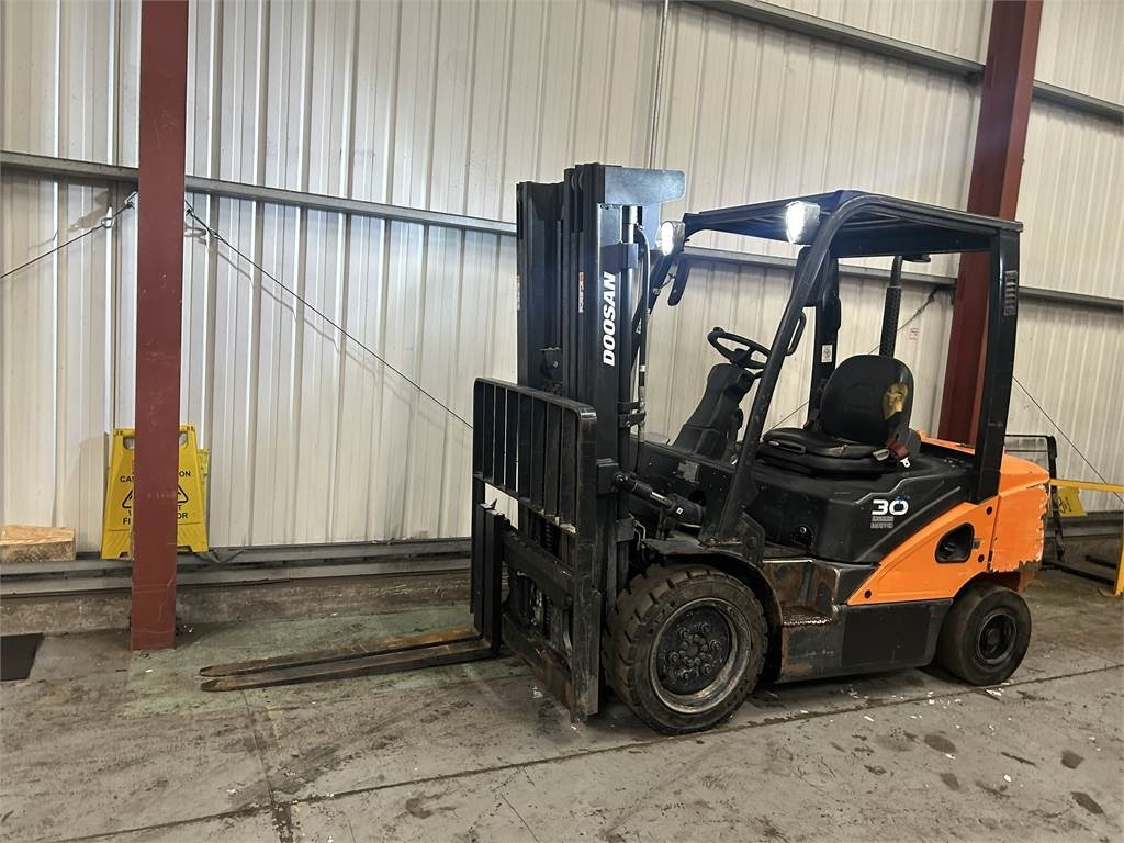 Doosan D30S-5 - Dieselstapler: das Bild 2 Doosan D30S-5 - Dieselstapler: das Bild 2