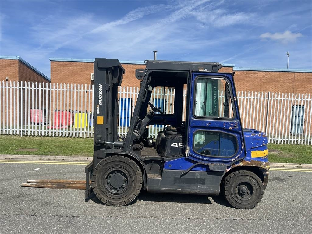 Doosan D45SC-5 - Dieselstapler: das Bild 1 Doosan D45SC-5 - Dieselstapler: das Bild 1