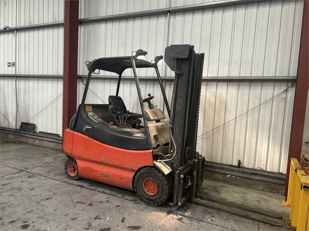 Linde E30-02 - Elektrostapler: das Bild 4 Linde E30-02 - Elektrostapler: das Bild 4