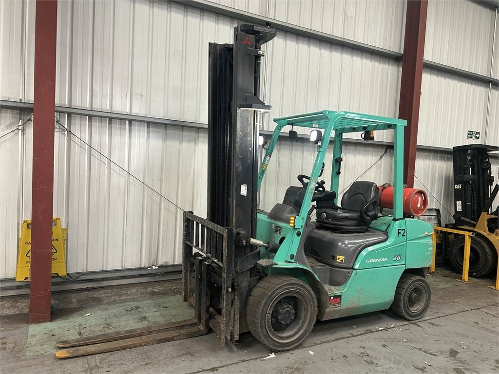 Mitsubishi FG30NT - Treibgasstapler: das Bild 2 Mitsubishi FG30NT - Treibgasstapler: das Bild 2