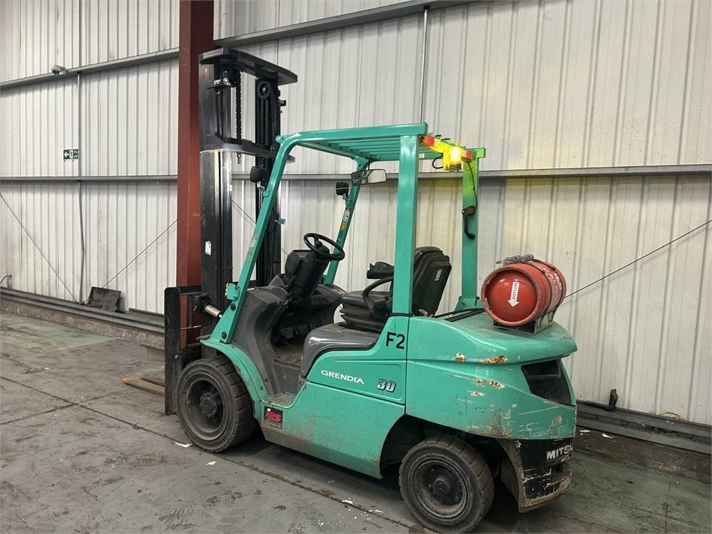 Mitsubishi FG30NT - Treibgasstapler: das Bild 3 Mitsubishi FG30NT - Treibgasstapler: das Bild 3