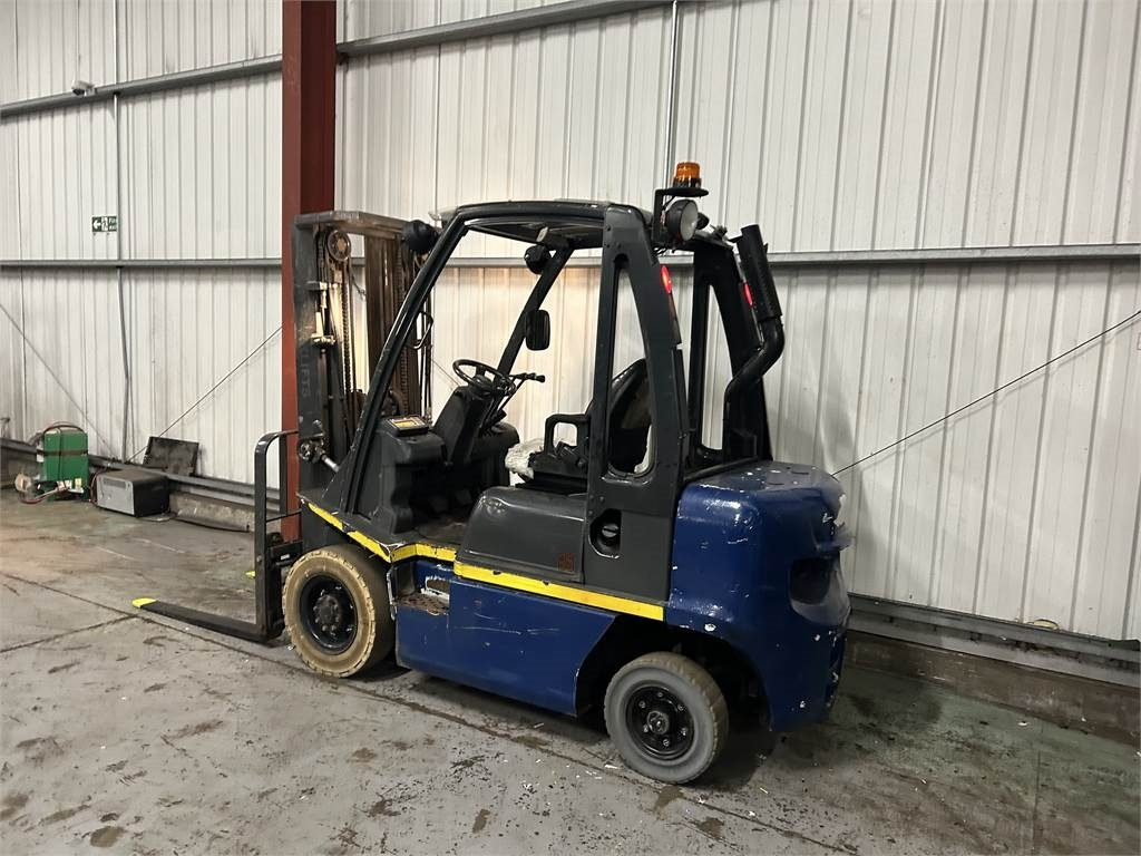 Nissan Y1D2A25Q - Dieselstapler: das Bild 3 Nissan Y1D2A25Q - Dieselstapler: das Bild 3