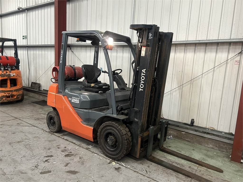 Toyota 02-8FGF20 - Treibgasstapler: das Bild 4 Toyota 02-8FGF20 - Treibgasstapler: das Bild 4