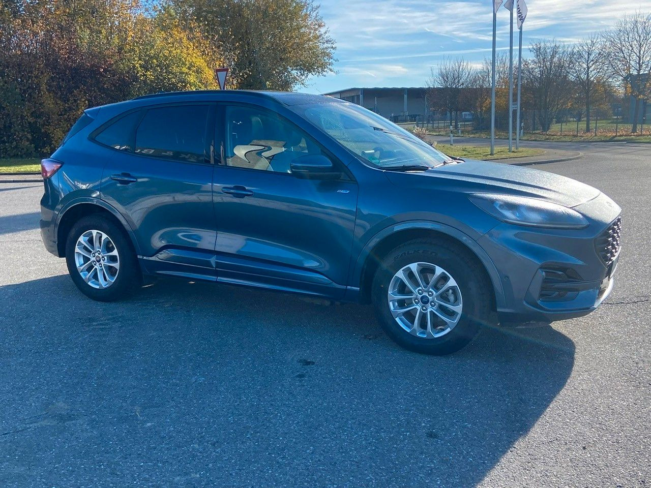 Ford Kuga Plug-In Hybrid ST-Line X - SUV/ Geländewagen: das Bild 3 Ford Kuga Plug-In Hybrid ST-Line X - SUV/ Geländewagen: das Bild 3