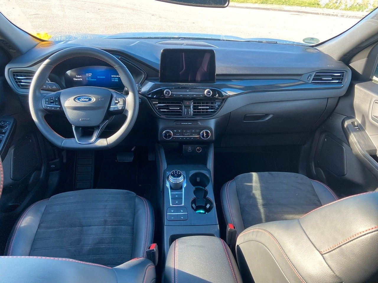 Ford Kuga Plug-In Hybrid ST-Line X - SUV/ Geländewagen: das Bild 4 Ford Kuga Plug-In Hybrid ST-Line X - SUV/ Geländewagen: das Bild 4