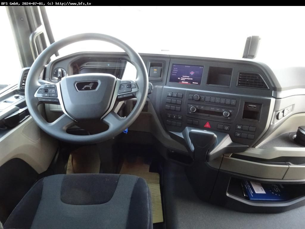 MAN TGX (TG3) 18.480 4x2 LL SA Mautklasse 2 Ultra MAN TGX (TG3) 18.480 4x2 LL SA Mautklasse 2 Ultra - Sattelzugmaschine: das Bild 4 MAN TGX (TG3) 18.480 4x2 LL SA Mautklasse 2 Ultra MAN TGX (TG3) 18.480 4x2 LL SA Mautklasse 2 Ultra - Sattelzugmaschine: das Bild 4