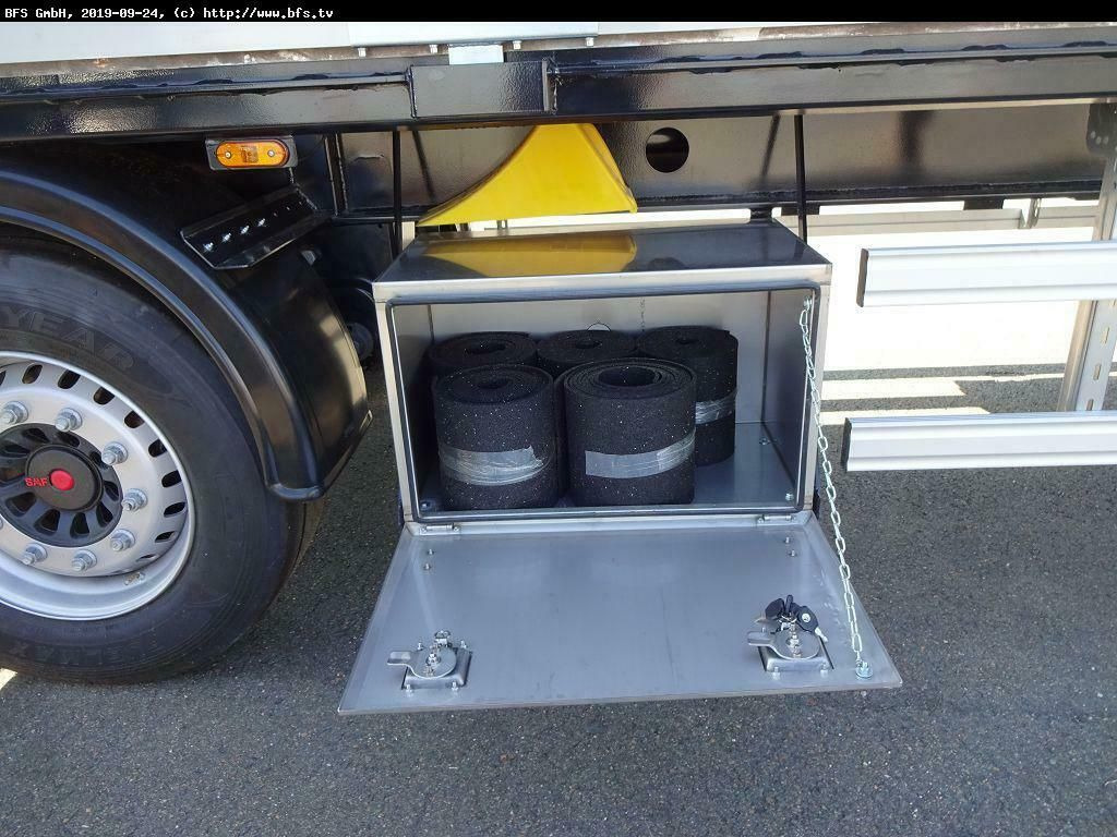 Wingliner Schwenkwand Hydraulisch CODE XL - Koffer Anhänger: das Bild 3 Wingliner Schwenkwand Hydraulisch CODE XL - Koffer Anhänger: das Bild 3