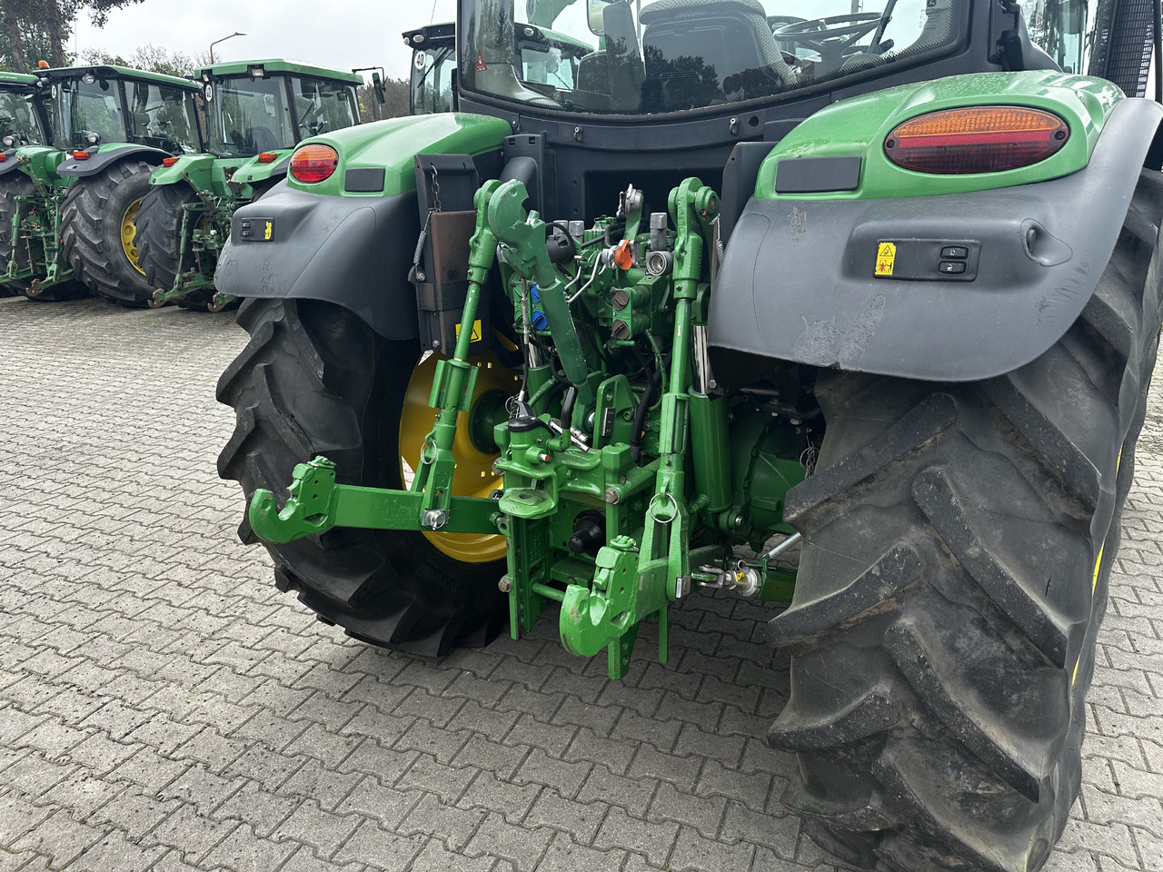 John Deere 6115R - Traktor: das Bild 5 John Deere 6115R - Traktor: das Bild 5