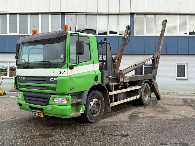 DAF CF 75.310 4X2 HYVALIFT SKIPLOADER MANUAL GEAR FULL STEEL - Absetzkipper: das Bild 1 DAF CF 75.310 4X2 HYVALIFT SKIPLOADER MANUAL GEAR FULL STEEL - Absetzkipper: das Bild 1