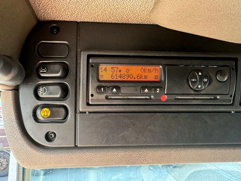 Pritsche LKW, Autokran DAF CF 85.360 8x2 + HIAB 422E8 REMOTE CONTROLE: das Bild 11 Pritsche LKW, Autokran DAF CF 85.360 8x2 + HIAB 422E8 REMOTE CONTROLE: das Bild 11