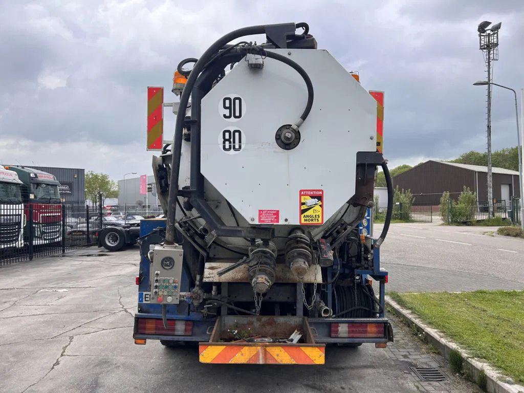 DAF CF 85.380 6X4 VACUUM CLEANER - FULL STEEL - Saug-/ Spülfahrzeug: das Bild 3 DAF CF 85.380 6X4 VACUUM CLEANER - FULL STEEL - Saug-/ Spülfahrzeug: das Bild 3