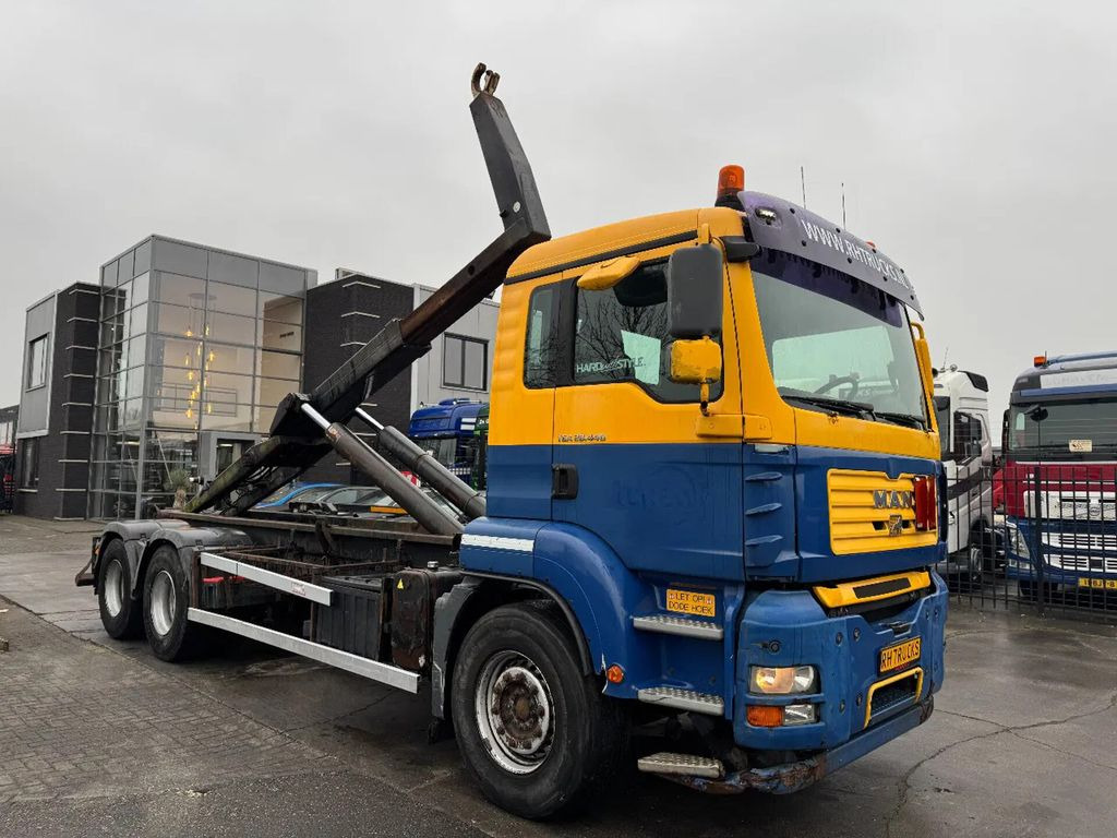 MAN TGA 28.440 6X2 - EURO 4 + VDL HOOK + LIFT AXLE - Abrollkipper: das Bild 2 MAN TGA 28.440 6X2 - EURO 4 + VDL HOOK + LIFT AXLE - Abrollkipper: das Bild 2