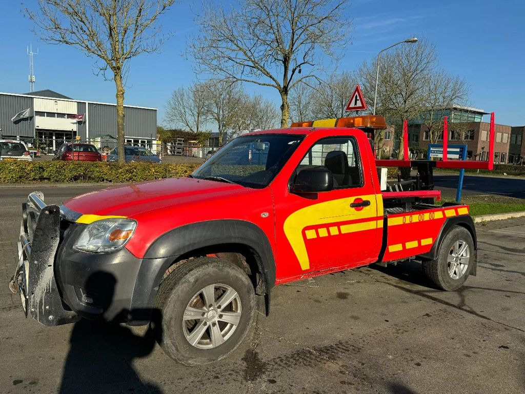 Mazda BT-50 4X4 + TOW TRUCK + DOUBLE WINCH + REMOTE - Abschleppwagen: das Bild 1 Mazda BT-50 4X4 + TOW TRUCK + DOUBLE WINCH + REMOTE - Abschleppwagen: das Bild 1