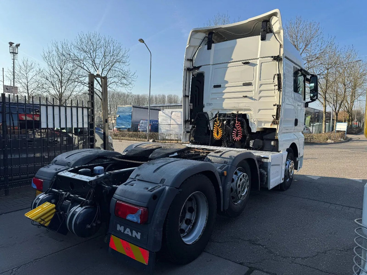 MAN TGX 26.460 6X2 - EURO 6 + RETARDER + LIFT AXLE MAN TGX 26.460 6X2 - EURO 6 + RETARDER + LIFT AXLE - Sattelzugmaschine: das Bild 4 MAN TGX 26.460 6X2 - EURO 6 + RETARDER + LIFT AXLE MAN TGX 26.460 6X2 - EURO 6 + RETARDER + LIFT AXLE - Sattelzugmaschine: das Bild 4