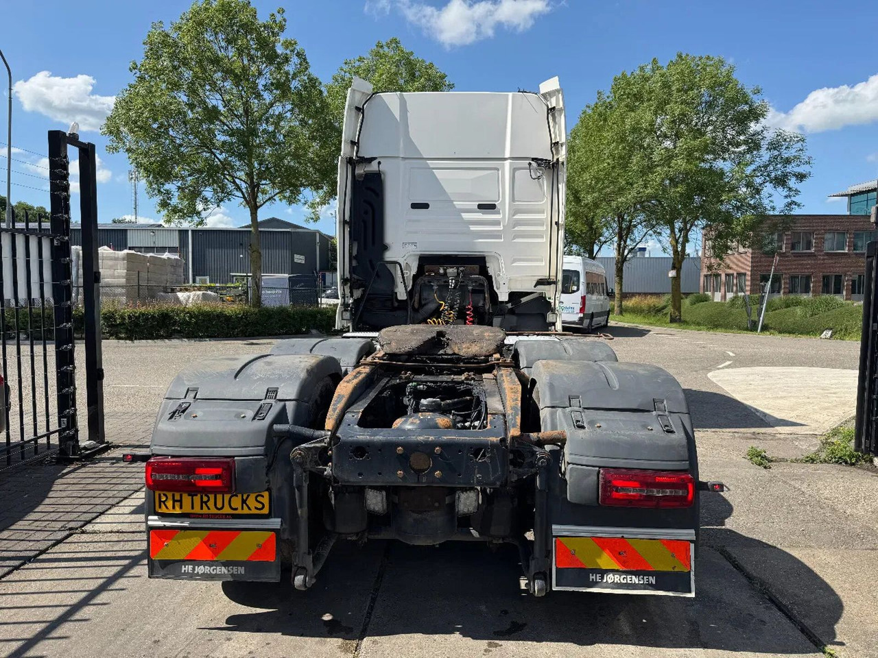 MAN TGX 28.500 6X2 EURO 6 RETARDER DOUBLE AIR - Sattelzugmaschine: das Bild 5 MAN TGX 28.500 6X2 EURO 6 RETARDER DOUBLE AIR - Sattelzugmaschine: das Bild 5