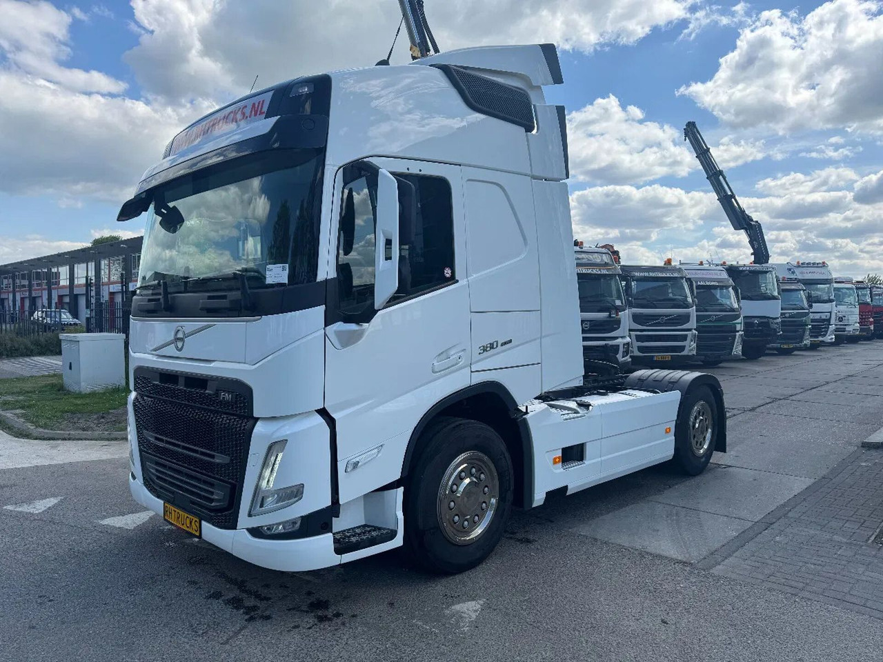 Volvo FM 380 4X2 EURO 6 NEW FACE SKIRTS AIRCO SPOILERS - Sattelzugmaschine: das Bild 1 Volvo FM 380 4X2 EURO 6 NEW FACE SKIRTS AIRCO SPOILERS - Sattelzugmaschine: das Bild 1