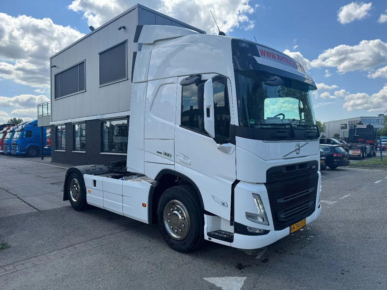 Volvo FM 380 4X2 EURO 6 NEW FACE SKIRTS AIRCO SPOILERS - Sattelzugmaschine: das Bild 4 Volvo FM 380 4X2 EURO 6 NEW FACE SKIRTS AIRCO SPOILERS - Sattelzugmaschine: das Bild 4