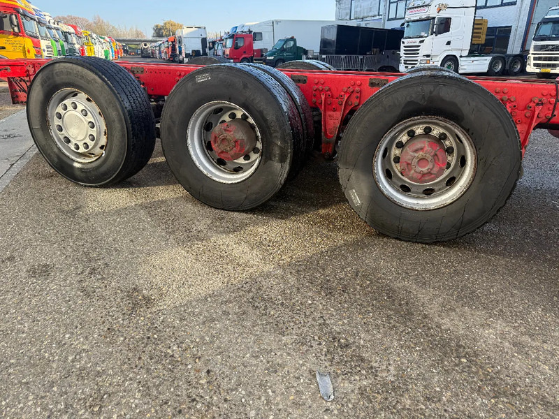 Scania R730 V8 NGS 8X4 EURO 6 + RETARDER - BIG AXLES - Fahrgestell LKW: das Bild 4 Scania R730 V8 NGS 8X4 EURO 6 + RETARDER - BIG AXLES - Fahrgestell LKW: das Bild 4