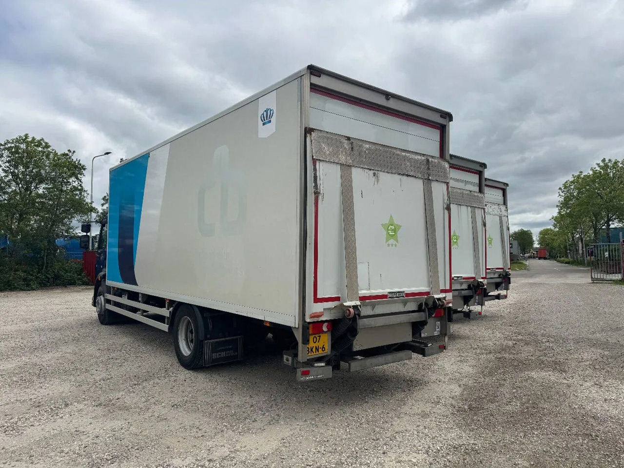 Volvo FL 250 4X2 3 UNITS CARGO LOCK + DHOLLANDIA LIFT - Koffer LKW: das Bild 2 Volvo FL 250 4X2 3 UNITS CARGO LOCK + DHOLLANDIA LIFT - Koffer LKW: das Bild 2