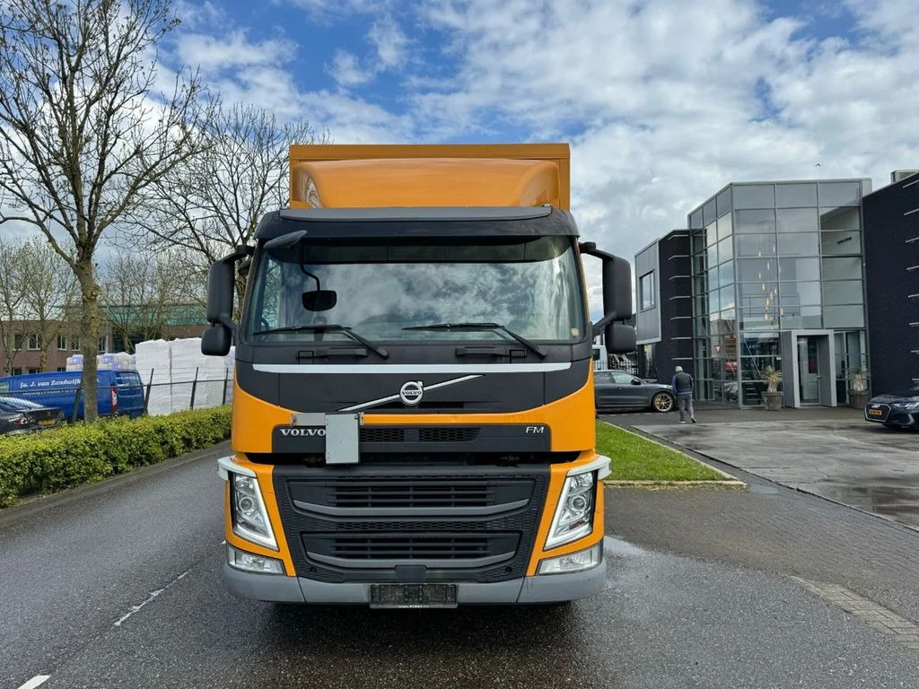 Volvo FM 370 4X2 EURO 6 + CARGOBOX + CARGOLIFT ZEPRO - Koffer LKW: das Bild 2 Volvo FM 370 4X2 EURO 6 + CARGOBOX + CARGOLIFT ZEPRO - Koffer LKW: das Bild 2