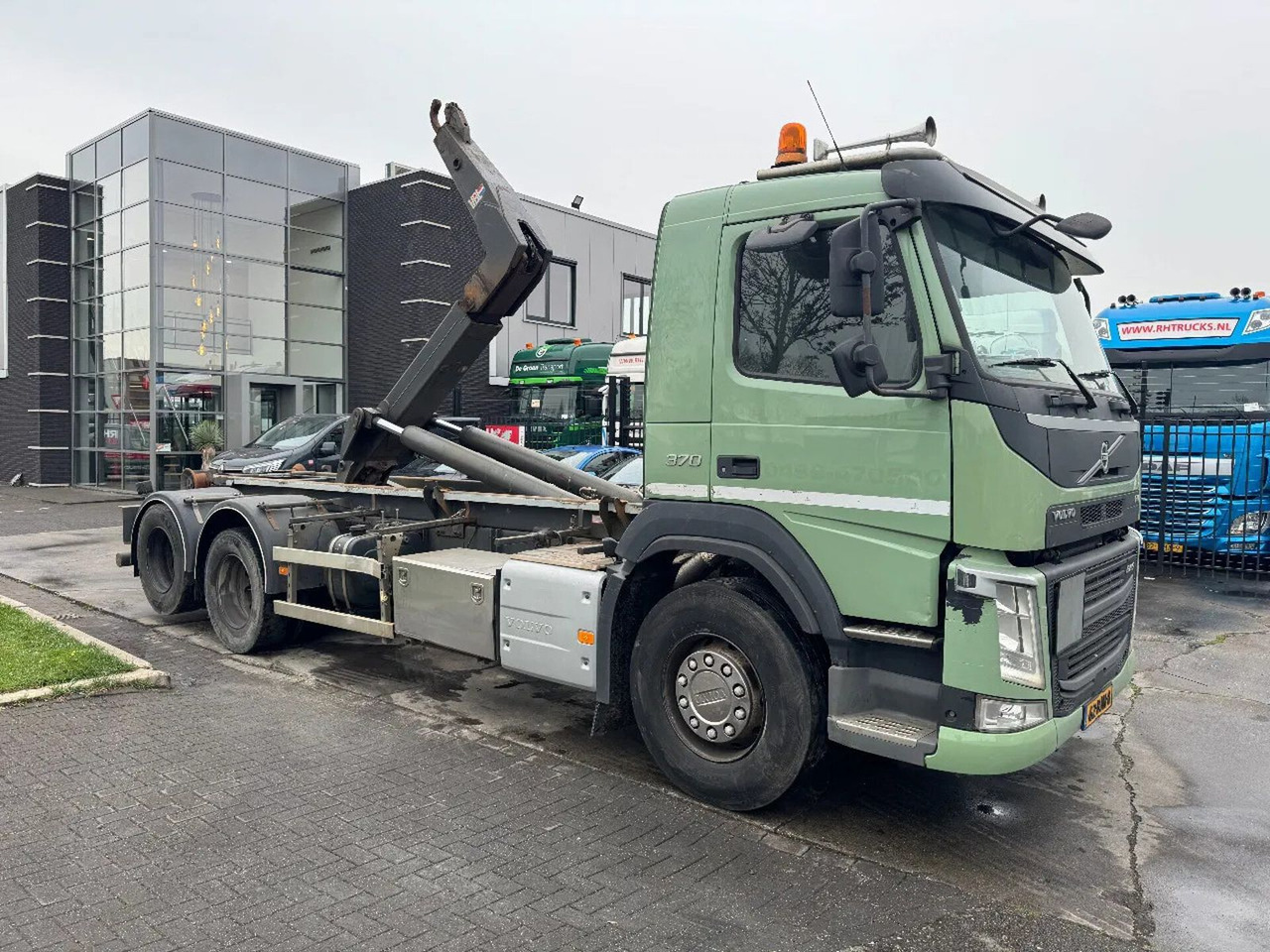 Volvo FM 370 6X2 EURO 6 VDL 21T HOOK - Abrollkipper: das Bild 2 Volvo FM 370 6X2 EURO 6 VDL 21T HOOK - Abrollkipper: das Bild 2