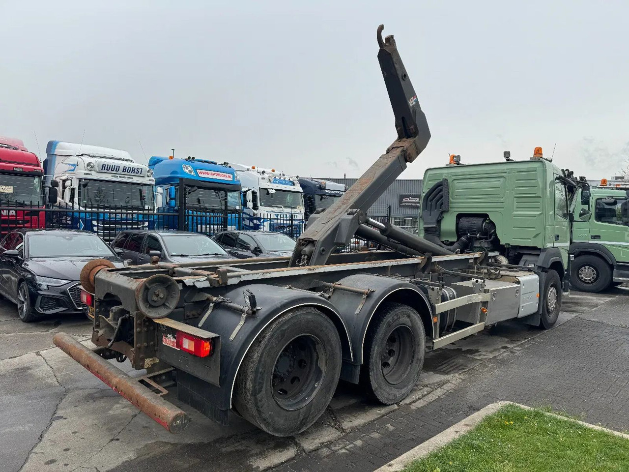 Volvo FM 370 6X2 EURO 6 VDL 21T HOOK - Abrollkipper: das Bild 3 Volvo FM 370 6X2 EURO 6 VDL 21T HOOK - Abrollkipper: das Bild 3