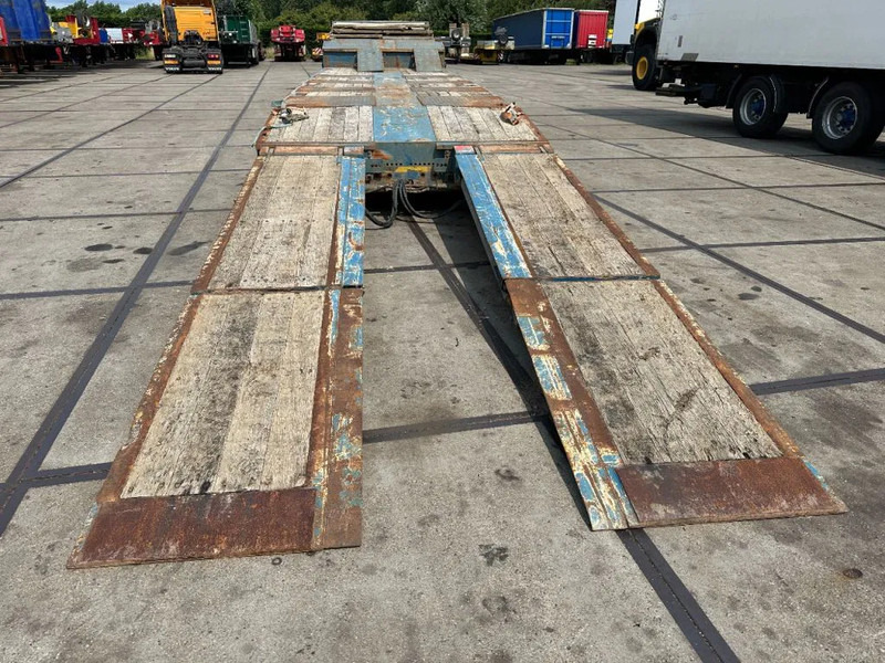 Wielton 4 AXEL WITH RAMPS - Tieflader Auflieger: das Bild 3 Wielton 4 AXEL WITH RAMPS - Tieflader Auflieger: das Bild 3