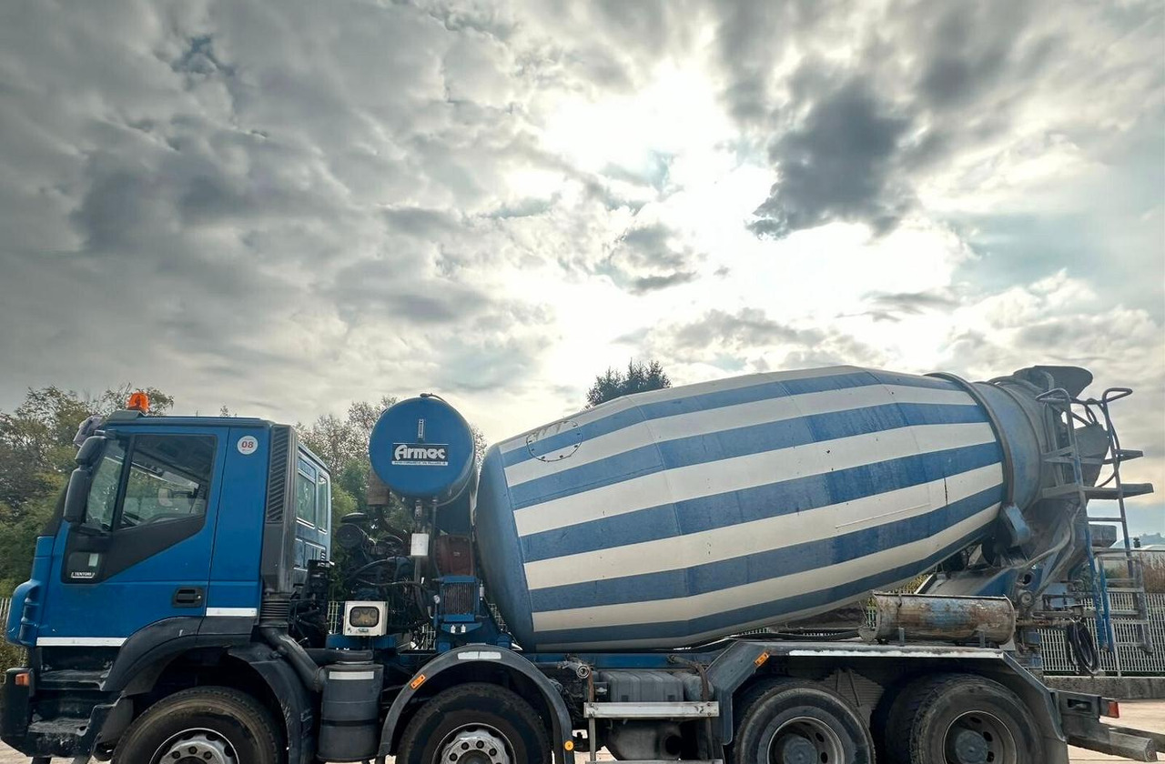 Autobetoniera Iveco Trakker 450 euro 5 - Fahrmischer: das Bild 3 Autobetoniera Iveco Trakker 450 euro 5 - Fahrmischer: das Bild 3