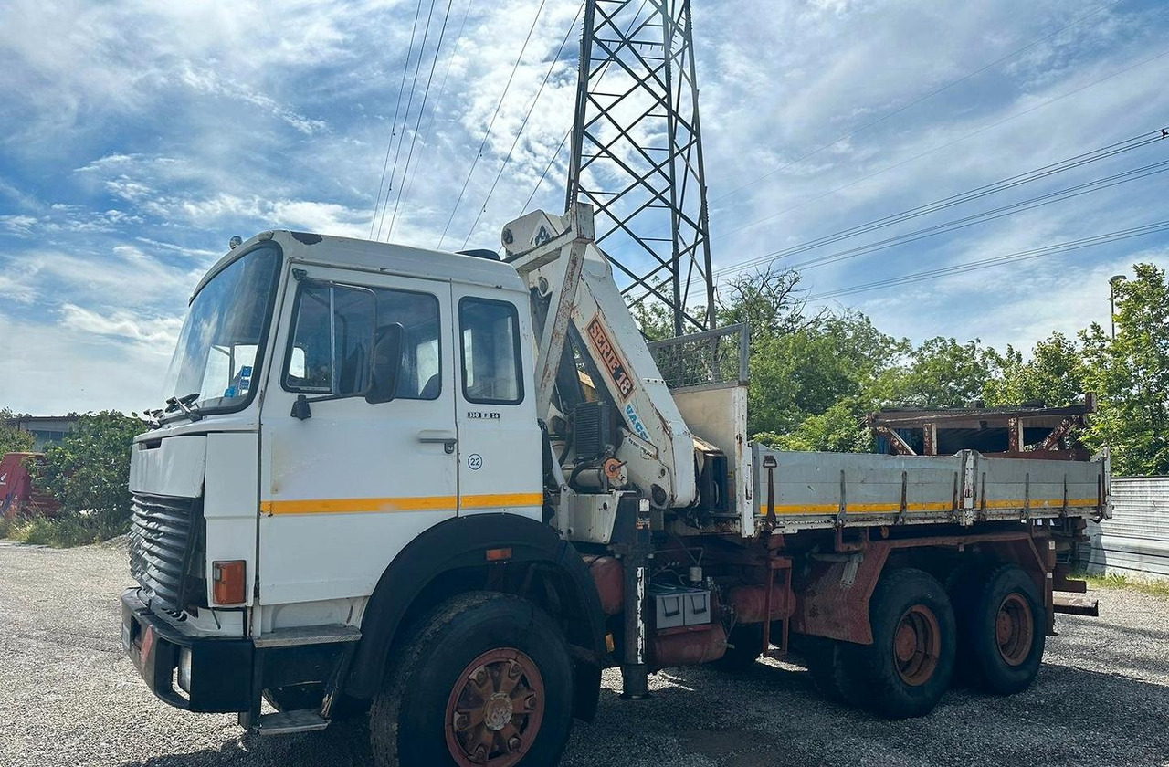 Iveco 330 26 con gru - Pritsche LKW, Autokran: das Bild 2 Iveco 330 26 con gru - Pritsche LKW, Autokran: das Bild 2