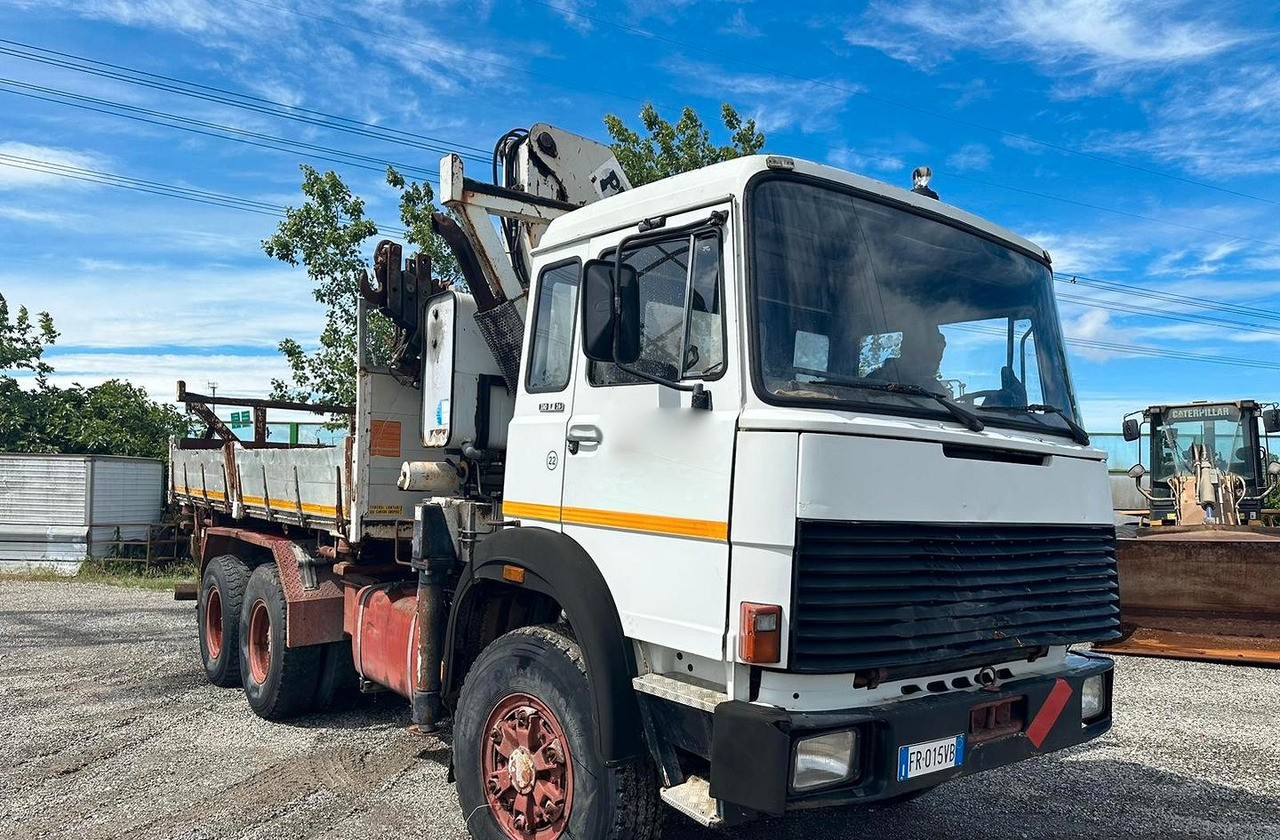 Iveco 330 26 con gru - Pritsche LKW, Autokran: das Bild 1 Iveco 330 26 con gru - Pritsche LKW, Autokran: das Bild 1