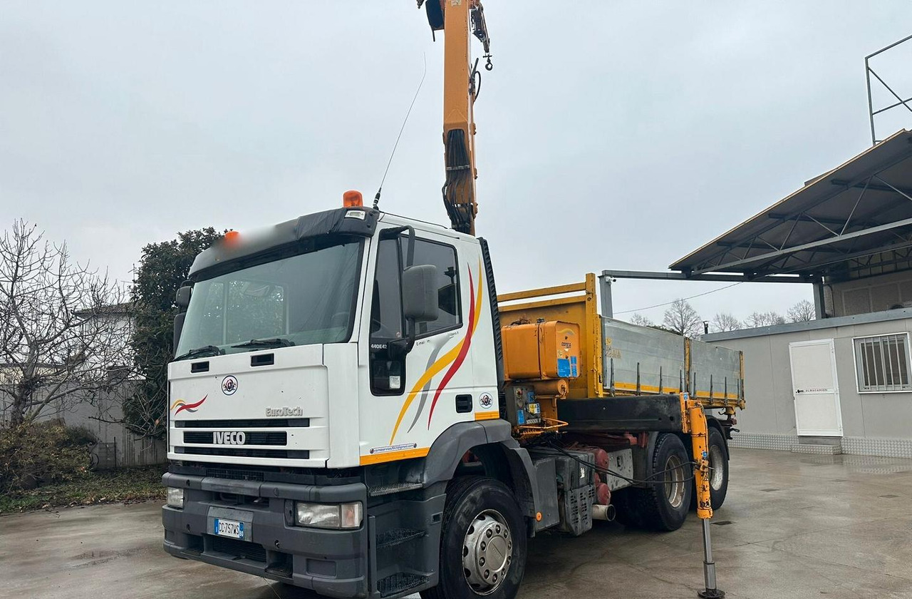 Motrice Iveco eurotech con la grù - Kipper, Autokran: das Bild 4 Motrice Iveco eurotech con la grù - Kipper, Autokran: das Bild 4