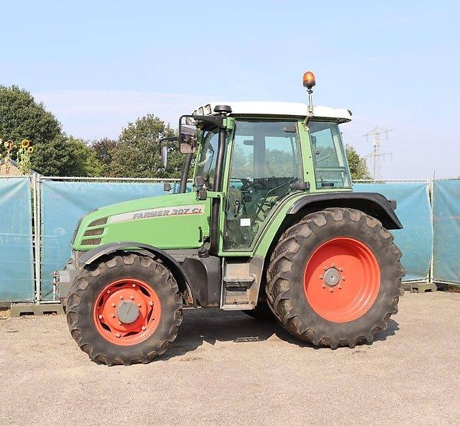 Fendt 307 C - Traktor: das Bild 1 Fendt 307 C - Traktor: das Bild 1