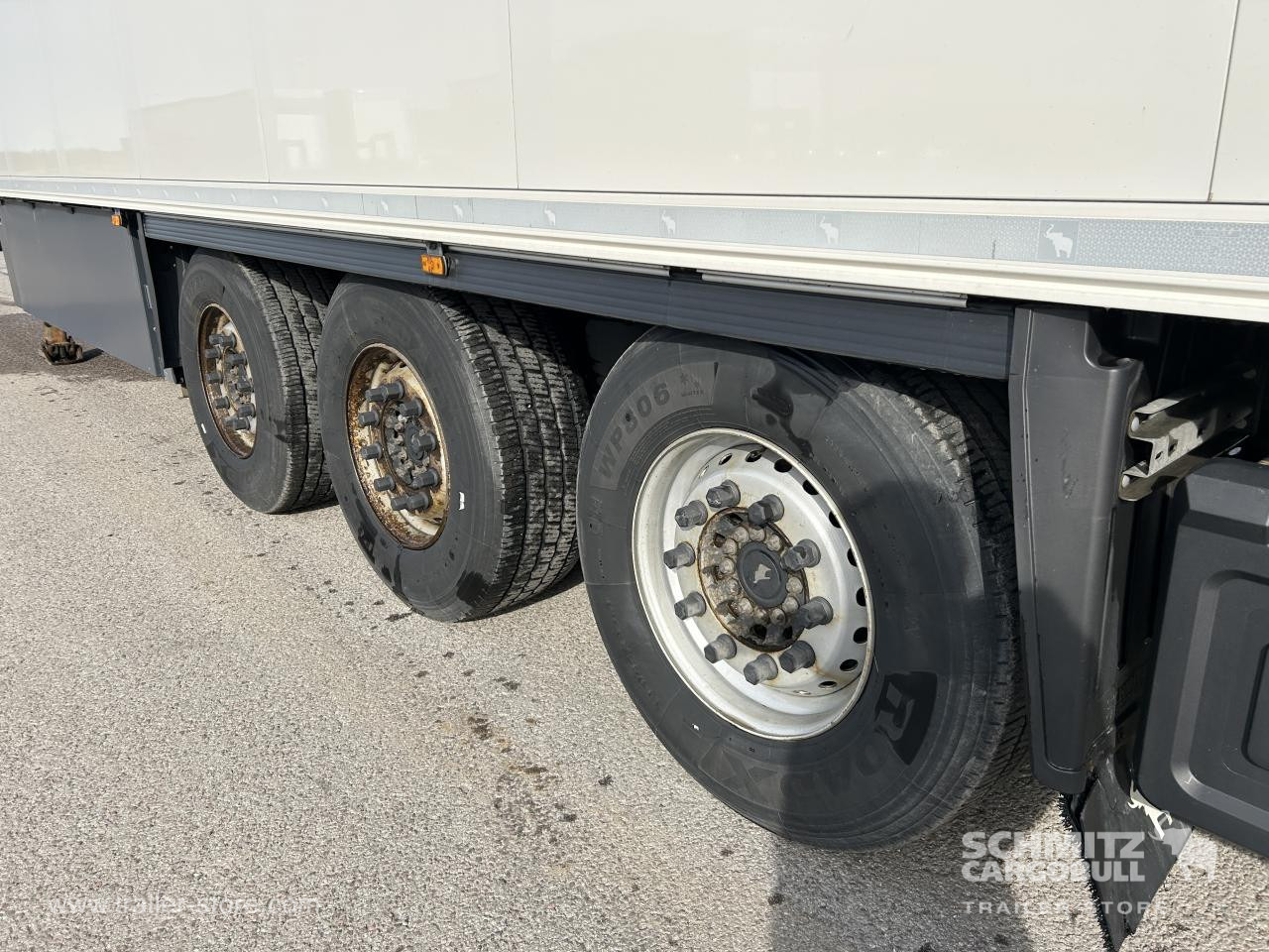 SCHMITZ Reefer Multitemp Double deck Taillift - Isotherm Auflieger: das Bild 5 SCHMITZ Reefer Multitemp Double deck Taillift - Isotherm Auflieger: das Bild 5