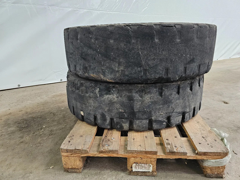 Michelin FULL RUBBER - 315/80R22.5 - Reifen für LKW: das Bild 3 Michelin FULL RUBBER - 315/80R22.5 - Reifen für LKW: das Bild 3
