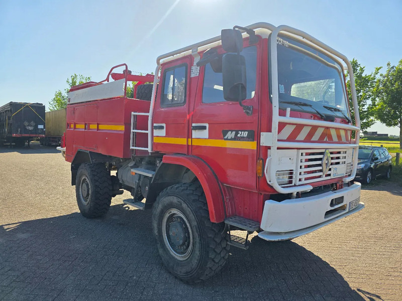 Renault Midliner 210 M210 - Feuerwehrfahrzeug: das Bild 3 Renault Midliner 210 M210 - Feuerwehrfahrzeug: das Bild 3