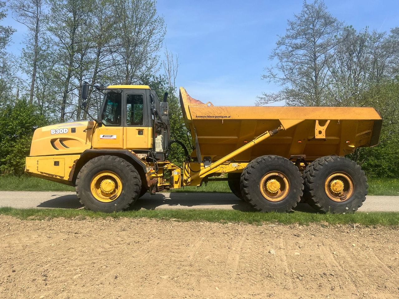 BELL ADT B 30 D - Muldenkipper/ Dumper: das Bild 1 BELL ADT B 30 D - Muldenkipper/ Dumper: das Bild 1