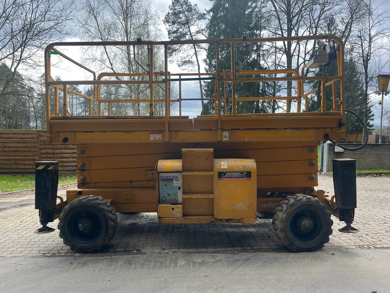 HAULOTTE H 15 SX - Arbeitsbühne: das Bild 2 HAULOTTE H 15 SX - Arbeitsbühne: das Bild 2