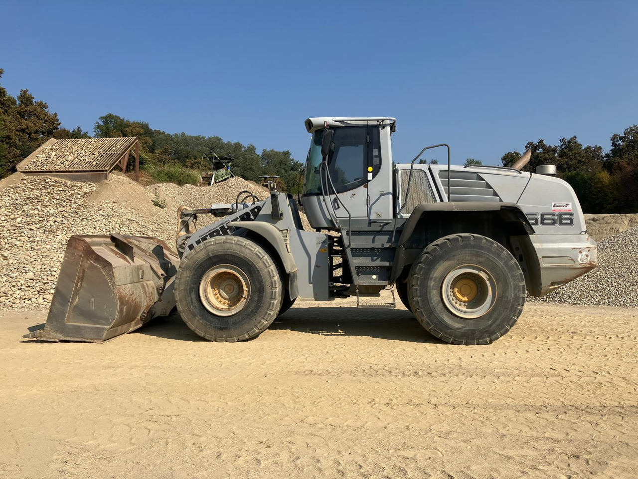 LIEBHERR L 566 - Radlader: das Bild 1 LIEBHERR L 566 - Radlader: das Bild 1