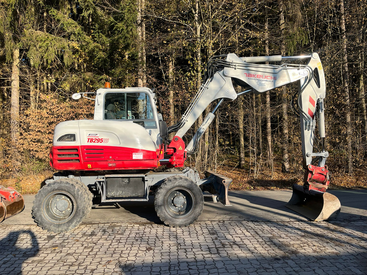 TAKEUCHI TB 295W - Mobilbagger: das Bild 2 TAKEUCHI TB 295W - Mobilbagger: das Bild 2