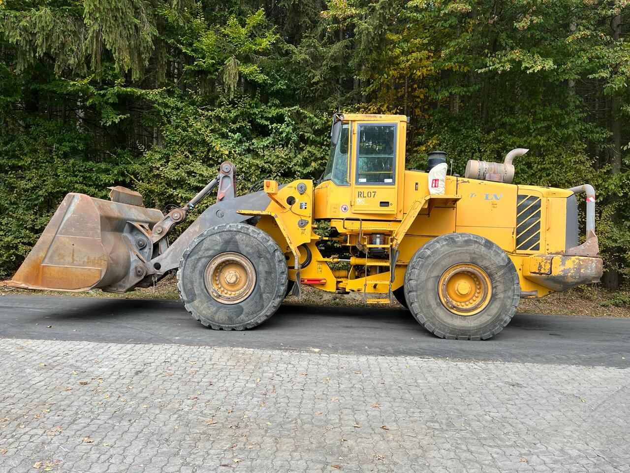 Radlader VOLVO L 180 E: das Bild 1