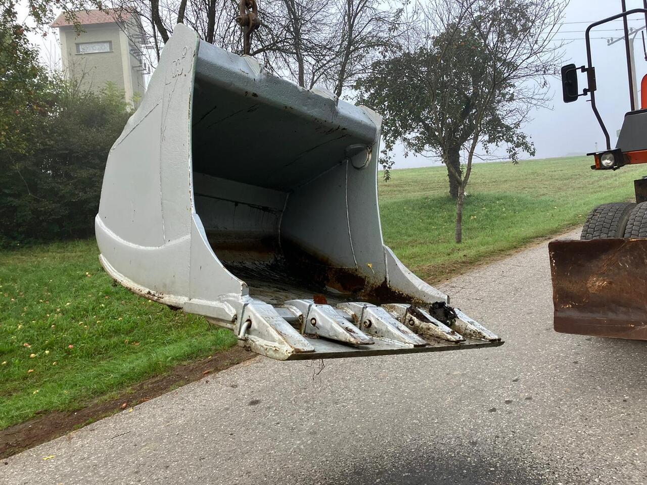 Winkelbauer Bucket 120 cm - Baggerschaufel für Bagger: das Bild 1 Winkelbauer Bucket 120 cm - Baggerschaufel für Bagger: das Bild 1